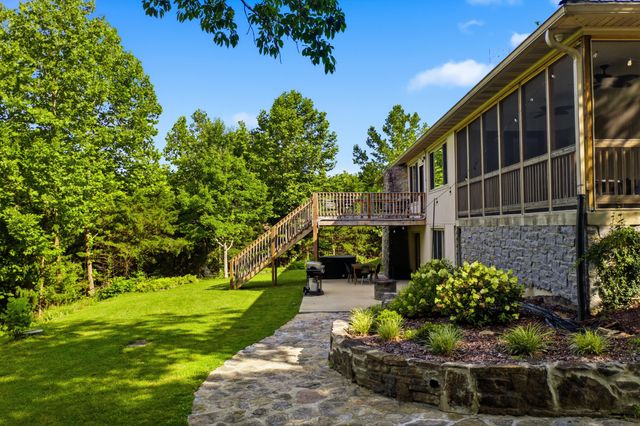2250 Willisburg Lane, Lawrenceburg, KY 40342