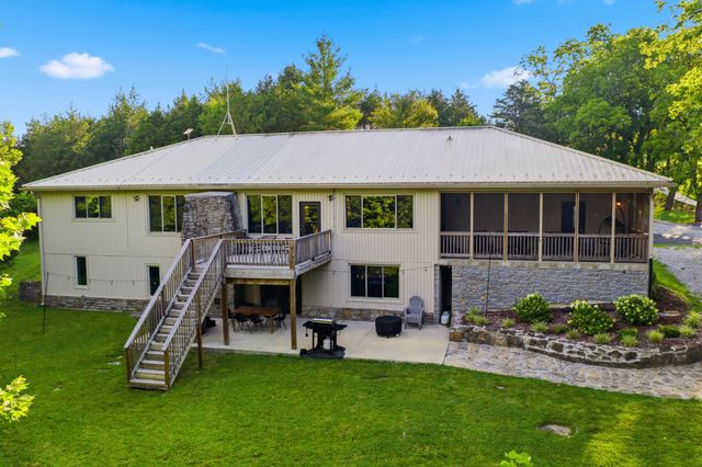 2250 Willisburg Lane, Lawrenceburg, KY 40342