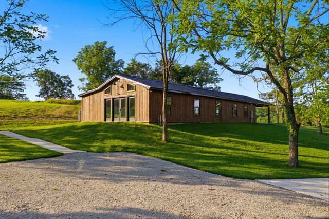 2250 Willisburg Lane, Lawrenceburg, KY 40342