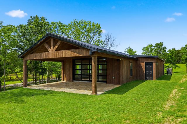 2250 Willisburg Lane, Lawrenceburg, KY 40342