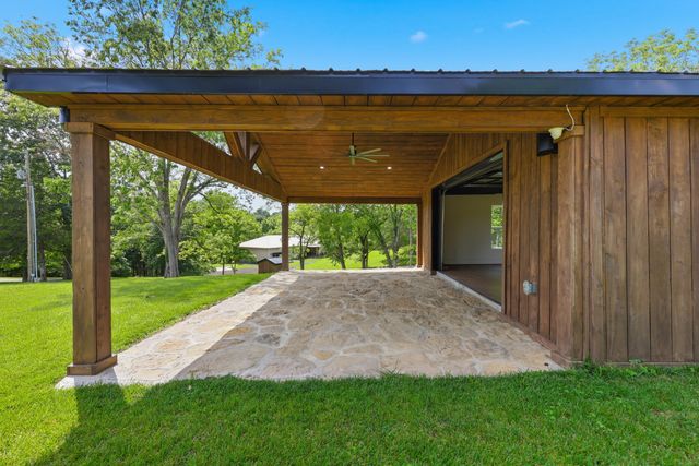 2250 Willisburg Lane, Lawrenceburg, KY 40342