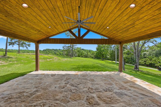 2250 Willisburg Lane, Lawrenceburg, KY 40342