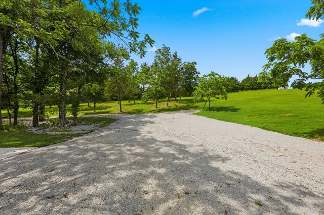 2250 Willisburg Lane, Lawrenceburg, KY 40342