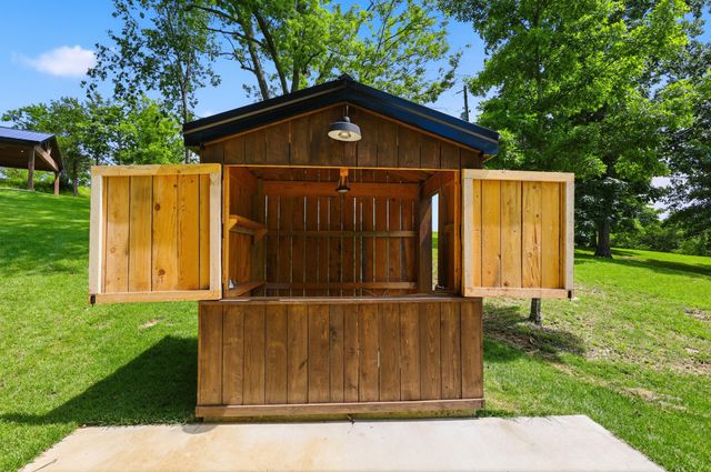 2250 Willisburg Lane, Lawrenceburg, KY 40342