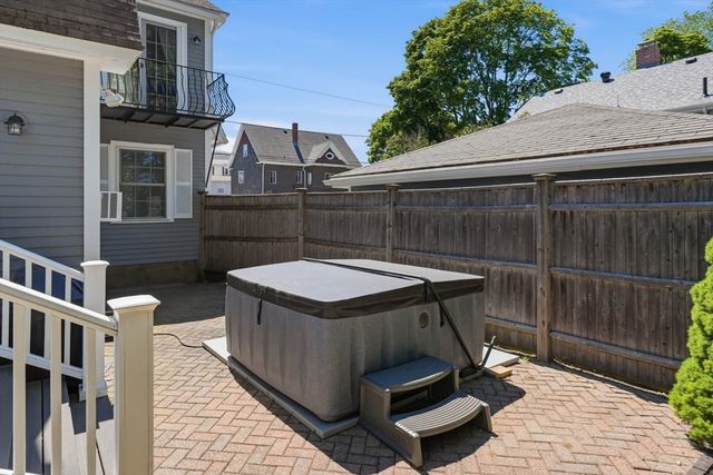 1 Elm Ave, Salem, MA 01970
