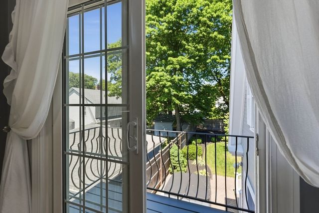 1 Elm Ave, Salem, MA 01970