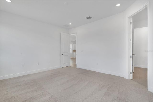 998 SWAMP CHESTNUT LOOP, Lady Lake, FL 32159