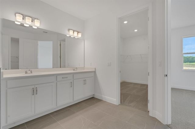 998 SWAMP CHESTNUT LOOP, Lady Lake, FL 32159