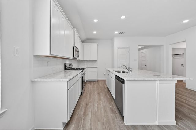1057 Sunflower Terrace Drive, Magnolia, TX 77355