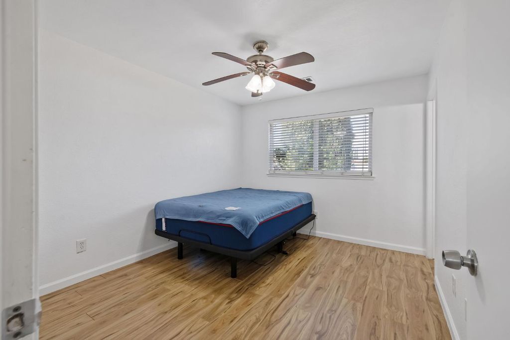 Image 22 of property listing at 14291 Rosemary Circle, Armona, CA 93202