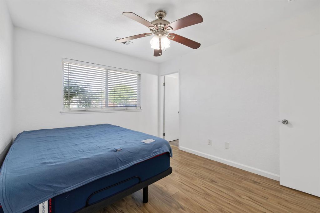 Image 23 of property listing at 14291 Rosemary Circle, Armona, CA 93202