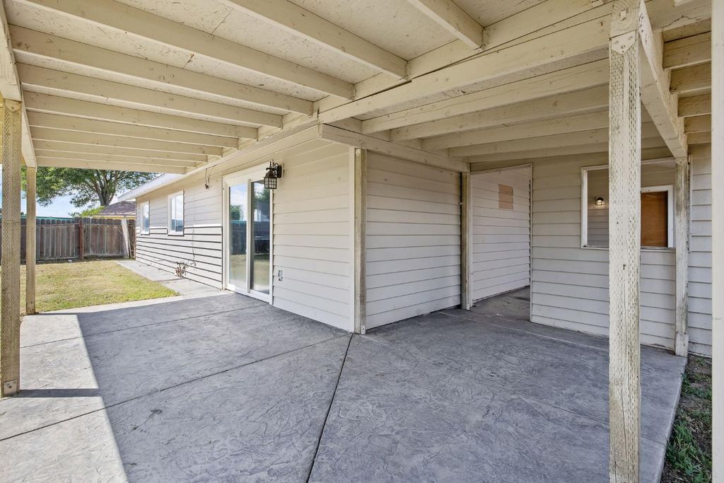 Image 28 of property listing at 14291 Rosemary Circle, Armona, CA 93202