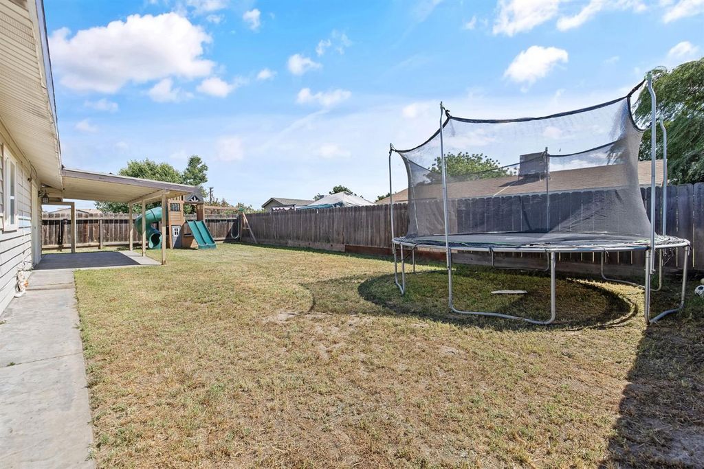 Image 30 of property listing at 14291 Rosemary Circle, Armona, CA 93202