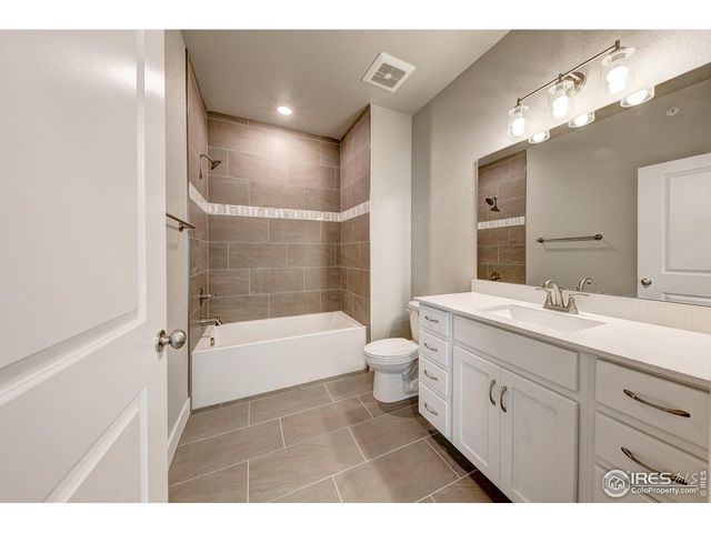 265 High Point Dr F-201, Longmont, CO 80504