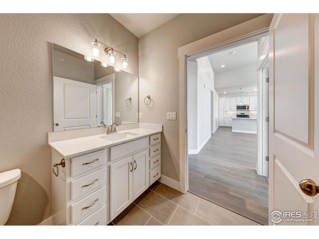 265 High Point Dr F-201, Longmont, CO 80504