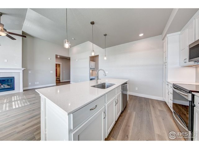 265 High Point Dr F-201, Longmont, CO 80504