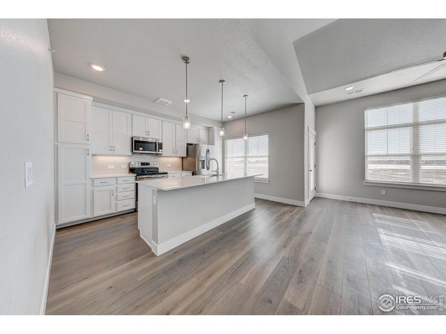 265 High Point Dr F-201, Longmont, CO 80504