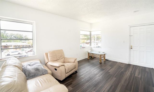 2331 NW 14th St, Miami, FL 33125