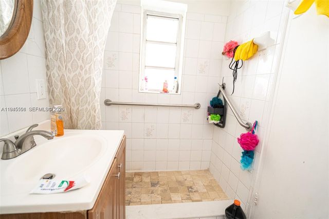 2331 NW 14th St, Miami, FL 33125