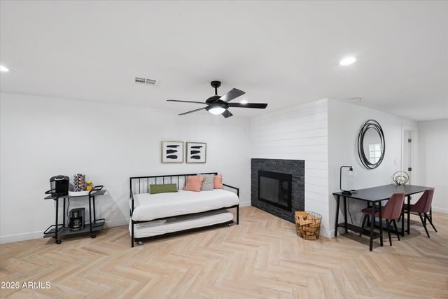 1720 W SUNNYSLOPE Lane, Phoenix, AZ 85021