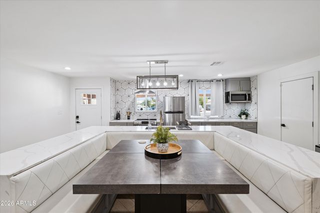 1720 W SUNNYSLOPE Lane, Phoenix, AZ 85021