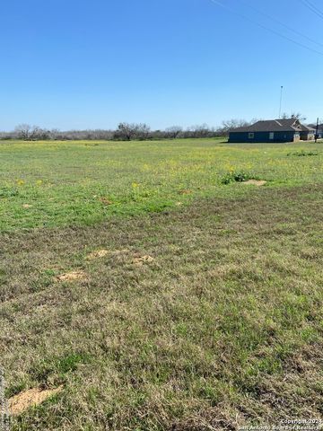 156 Hidden ranch Ct, Floresville, TX 78219