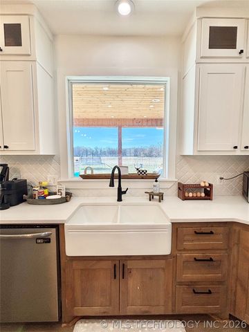 30501 S Fish Creek Road B, Stigler, OK 74462