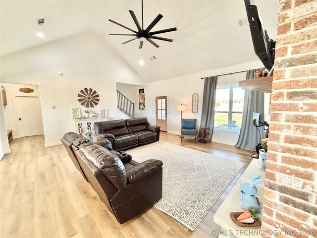 30501 S Fish Creek Road B, Stigler, OK 74462