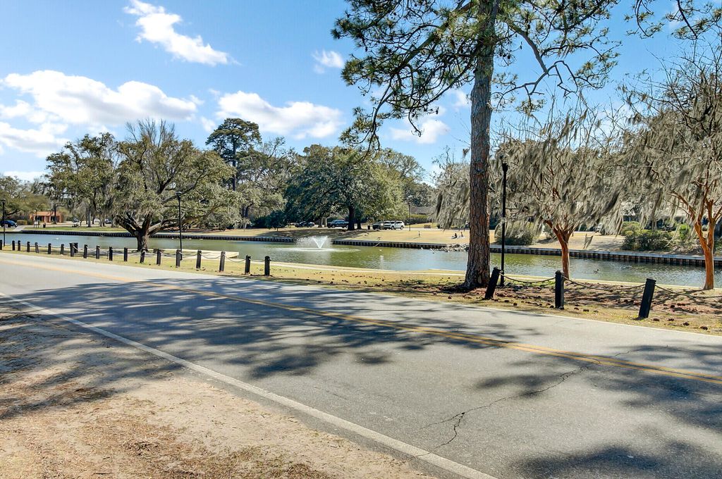 Image 3 of property listing at 1138 Buist Avenue, North Charleston, SC 29405