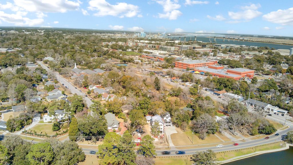 Image 4 of property listing at 1138 Buist Avenue, North Charleston, SC 29405