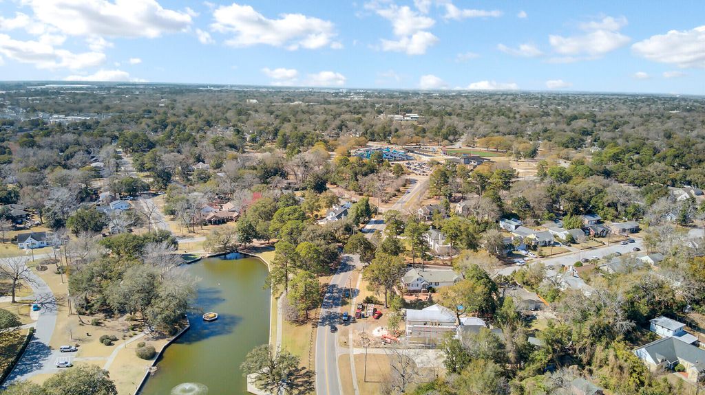 Image 5 of property listing at 1138 Buist Avenue, North Charleston, SC 29405