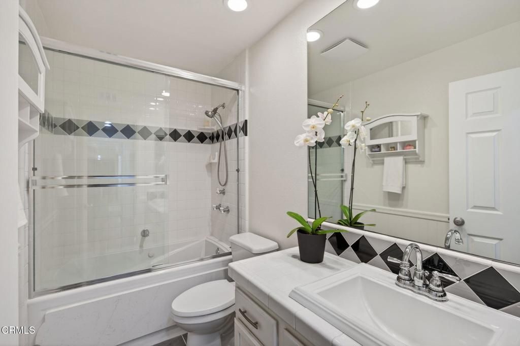 Image 19 of property listing at 5072 Via Calderon, Camarillo, CA 93012