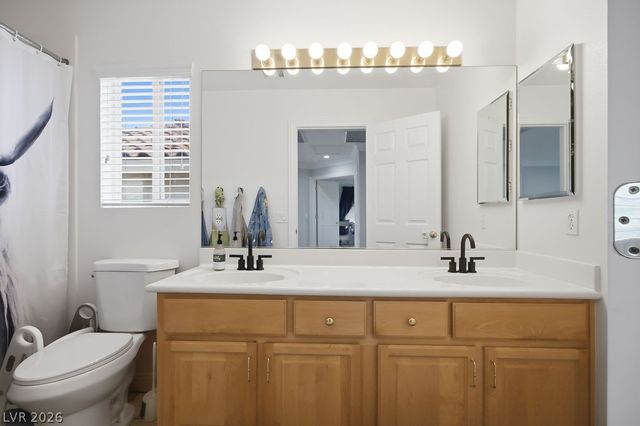 10884 Pentland Downs Street, Las Vegas, NV 89141