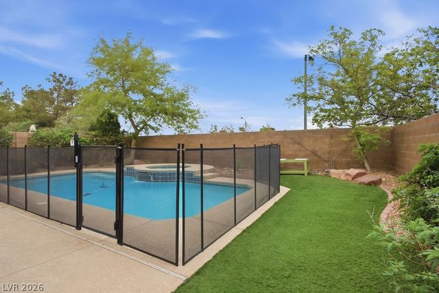 10884 Pentland Downs Street, Las Vegas, NV 89141