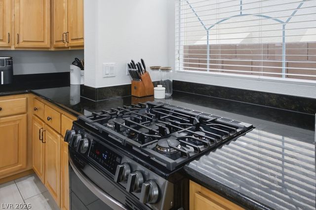 10884 Pentland Downs Street, Las Vegas, NV 89141