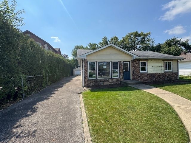 8229 W Summerdale Avenue, Chicago, IL 60656