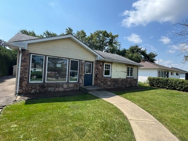 8229 W Summerdale Avenue, Chicago, IL 60656