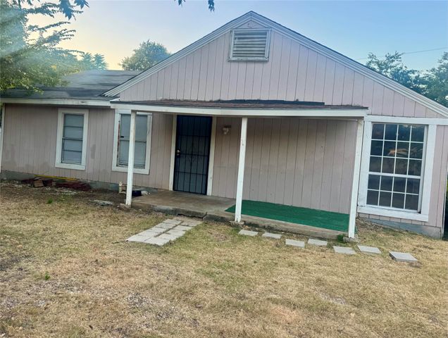 803 N Joe Wilson Road, Cedar Hill, TX 75104