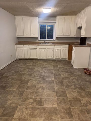 803 N Joe Wilson Road, Cedar Hill, TX 75104