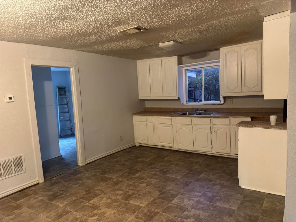803 N Joe Wilson Road, Cedar Hill, TX 75104 — photo 4