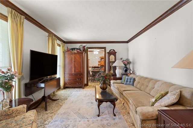 1207 Dogwood Road, Jeffersonville, IN 47130