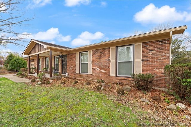 1207 Dogwood Road, Jeffersonville, IN 47130