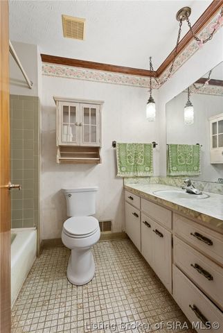 1207 Dogwood Road, Jeffersonville, IN 47130