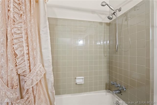 1207 Dogwood Road, Jeffersonville, IN 47130