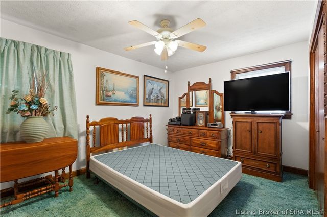 1207 Dogwood Road, Jeffersonville, IN 47130