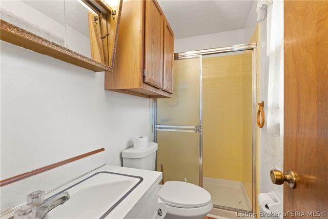 1207 Dogwood Road, Jeffersonville, IN 47130