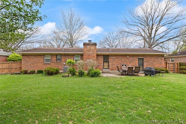 1207 Dogwood Road, Jeffersonville, IN 47130