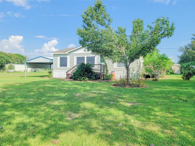 104 Curlew Drive, Palacios, TX 77465