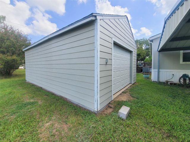 104 Curlew Drive, Palacios, TX 77465