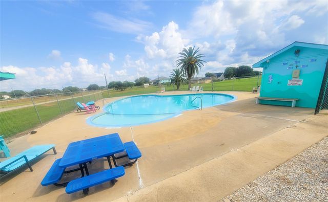 104 Curlew Drive, Palacios, TX 77465